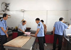 李富龙到林扒镇市场监管所领会辖区食营